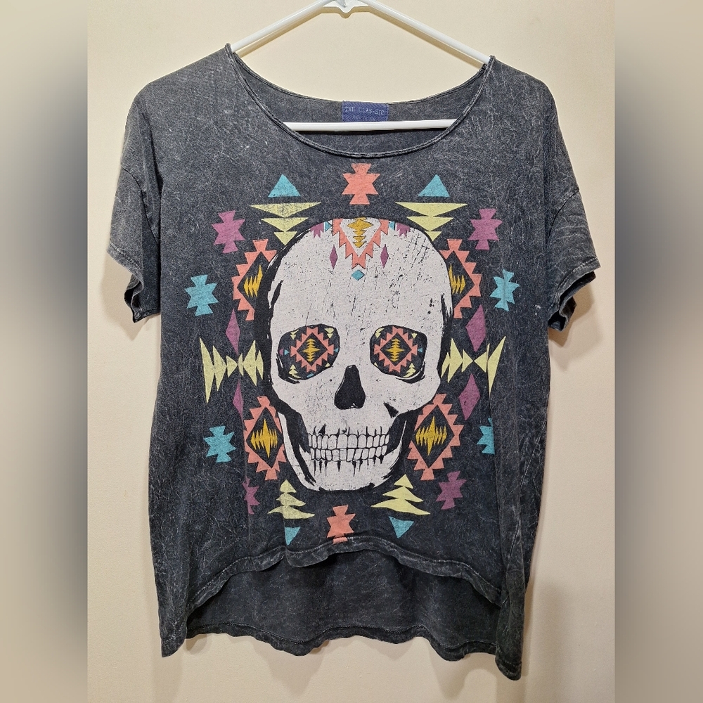 🇺🇸 The Clas-sic M black acid wash western skull cropped shortsleeve t-shirt